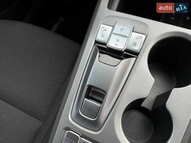 Серый Хендай Kona, объемом двигателя 0 л и пробегом 41 тыс. км за 18000 $, фото 26 на Automoto.ua