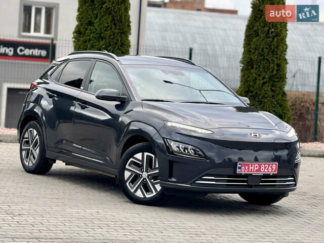 Серый Хендай Kona, объемом двигателя 0 л и пробегом 56 тыс. км за 17299 $, фото 1 на Automoto.ua