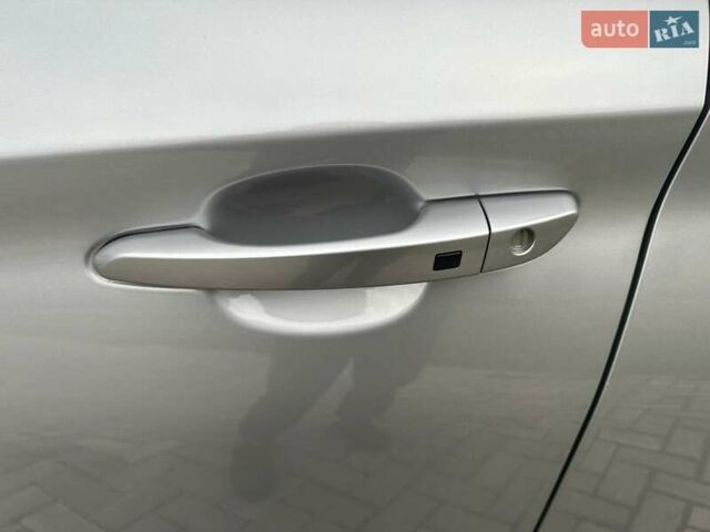 Серый Хендай Kona, объемом двигателя 0 л и пробегом 61 тыс. км за 17900 $, фото 11 на Automoto.ua