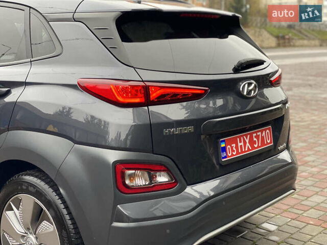 Серый Хендай Kona, объемом двигателя 0 л и пробегом 78 тыс. км за 17999 $, фото 16 на Automoto.ua