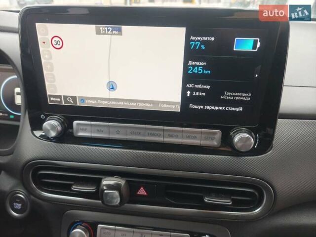 Серый Хендай Kona, объемом двигателя 0 л и пробегом 50 тыс. км за 17650 $, фото 64 на Automoto.ua