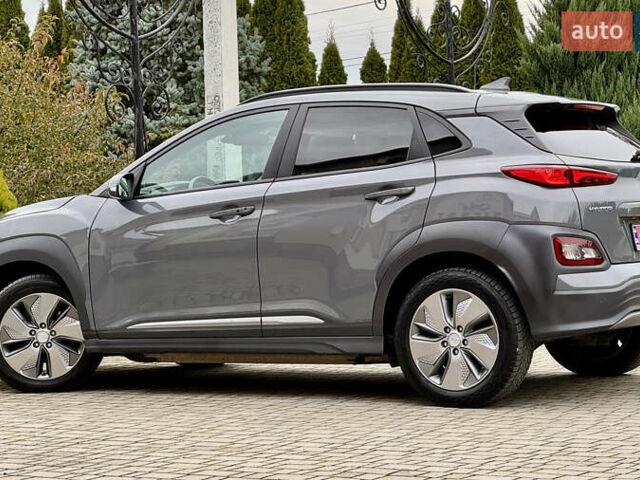 Серый Хендай Kona, объемом двигателя 0 л и пробегом 82 тыс. км за 17888 $, фото 28 на Automoto.ua