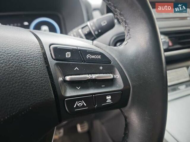 Серый Хендай Kona, объемом двигателя 0 л и пробегом 50 тыс. км за 17650 $, фото 45 на Automoto.ua