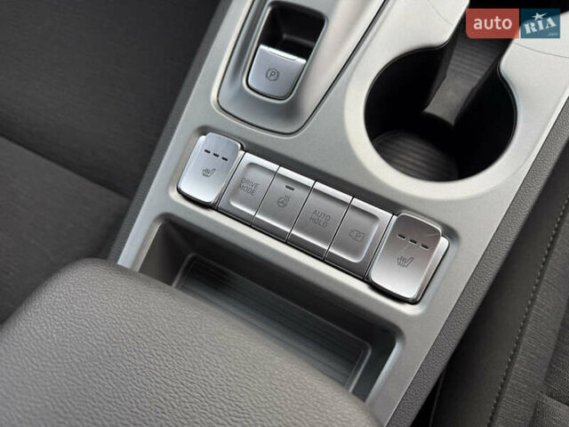 Серый Хендай Kona, объемом двигателя 0 л и пробегом 41 тыс. км за 18000 $, фото 25 на Automoto.ua