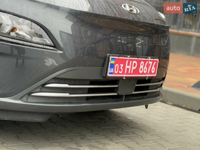 Серый Хендай Kona, объемом двигателя 0 л и пробегом 52 тыс. км за 17299 $, фото 25 на Automoto.ua