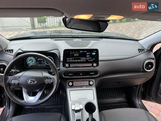 Серый Хендай Kona, объемом двигателя 0 л и пробегом 114 тыс. км за 19950 $, фото 26 на Automoto.ua