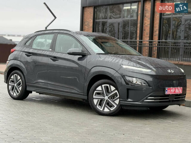 Серый Хендай Kona, объемом двигателя 0 л и пробегом 52 тыс. км за 17299 $, фото 20 на Automoto.ua
