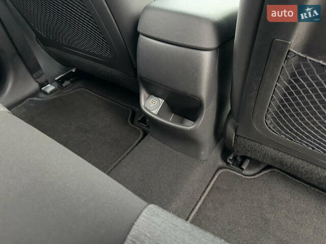 Серый Хендай Kona, объемом двигателя 0 л и пробегом 56 тыс. км за 17299 $, фото 51 на Automoto.ua