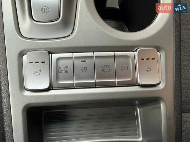 Сірий Хендай Kona, об'ємом двигуна 0 л та пробігом 72 тис. км за 17700 $, фото 19 на Automoto.ua