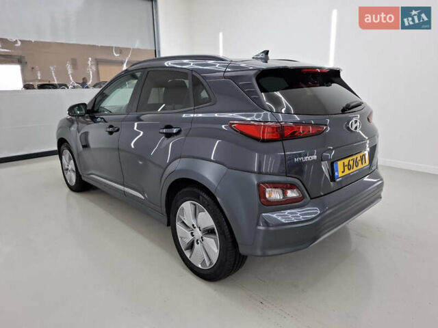 Серый Хендай Kona, объемом двигателя 0 л и пробегом 72 тыс. км за 16300 $, фото 1 на Automoto.ua