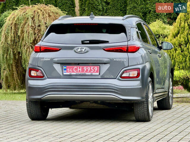 Серый Хендай Kona, объемом двигателя 0 л и пробегом 82 тыс. км за 17888 $, фото 18 на Automoto.ua
