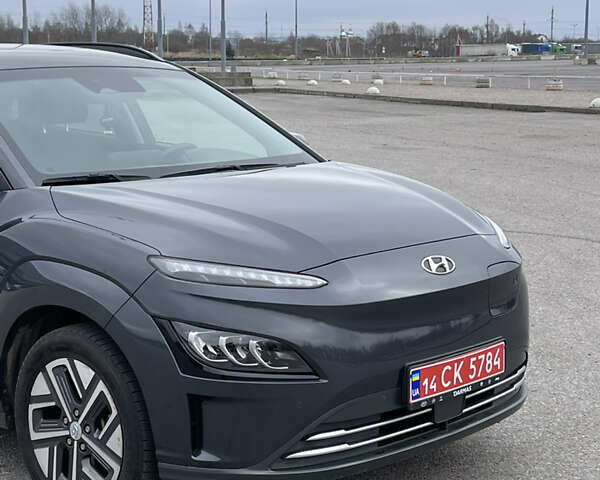 Серый Хендай Kona, объемом двигателя 0 л и пробегом 39 тыс. км за 16999 $, фото 8 на Automoto.ua