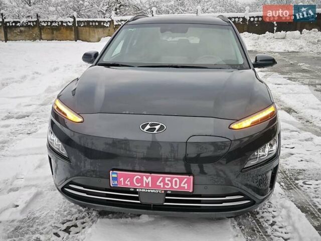 Серый Хендай Kona, объемом двигателя 0 л и пробегом 50 тыс. км за 17650 $, фото 1 на Automoto.ua