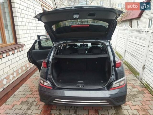 Серый Хендай Kona, объемом двигателя 0 л и пробегом 30 тыс. км за 15999 $, фото 14 на Automoto.ua