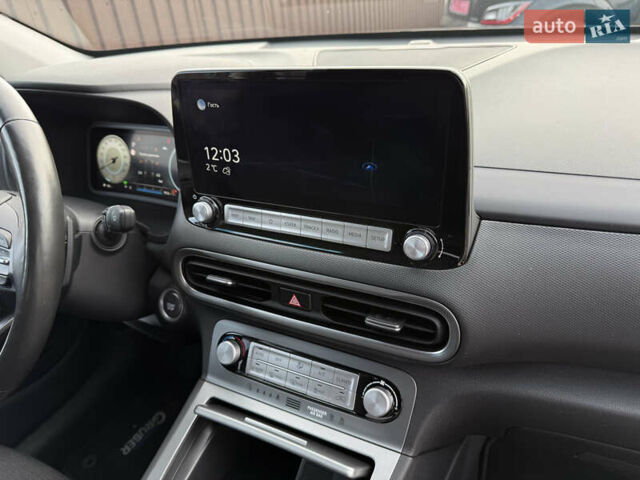 Серый Хендай Kona, объемом двигателя 0 л и пробегом 41 тыс. км за 18000 $, фото 28 на Automoto.ua