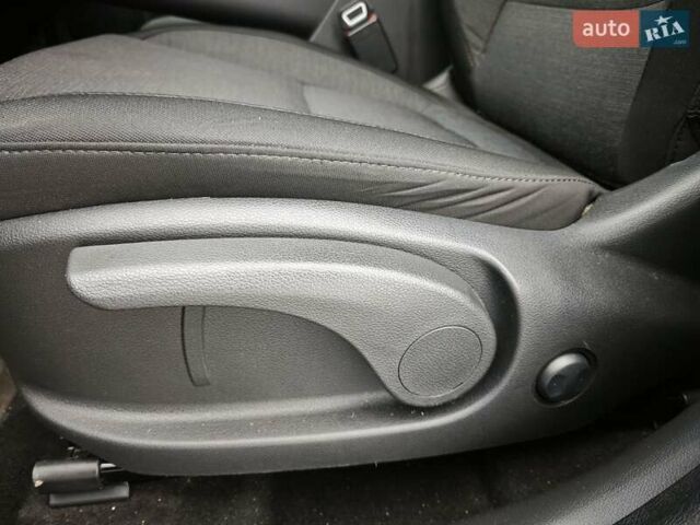 Серый Хендай Kona, объемом двигателя 0 л и пробегом 50 тыс. км за 17650 $, фото 55 на Automoto.ua