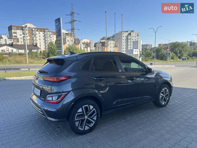 Сірий Хендай Kona, об'ємом двигуна 0 л та пробігом 45 тис. км за 16800 $, фото 6 на Automoto.ua