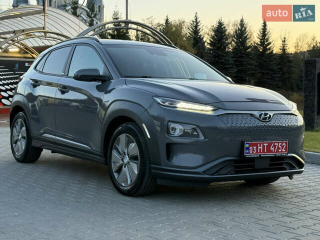 Сірий Хендай Kona, об'ємом двигуна 0 л та пробігом 63 тис. км за 18900 $, фото 4 на Automoto.ua