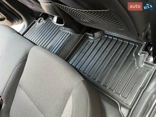 Серый Хендай Kona, объемом двигателя 0 л и пробегом 114 тыс. км за 19950 $, фото 36 на Automoto.ua