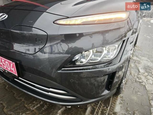 Серый Хендай Kona, объемом двигателя 0 л и пробегом 50 тыс. км за 17650 $, фото 27 на Automoto.ua