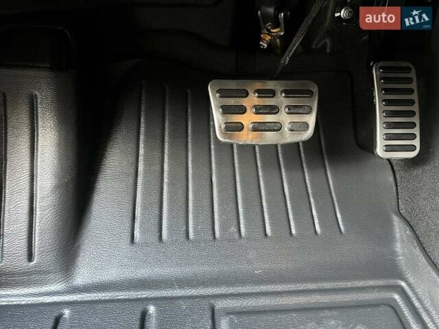 Серый Хендай Kona, объемом двигателя 0 л и пробегом 114 тыс. км за 19950 $, фото 43 на Automoto.ua