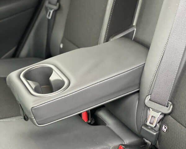 Серый Хендай Kona, объемом двигателя 0 л и пробегом 78 тыс. км за 17999 $, фото 39 на Automoto.ua