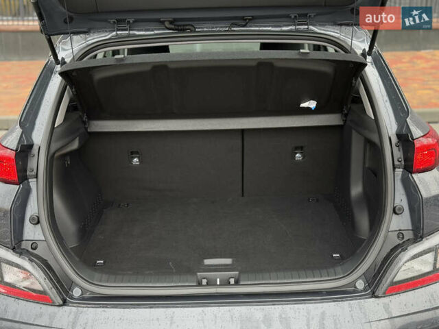 Серый Хендай Kona, объемом двигателя 0 л и пробегом 52 тыс. км за 17299 $, фото 63 на Automoto.ua
