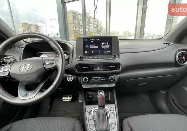 Сірий Хендай Kona, об'ємом двигуна 1.6 л та пробігом 16 тис. км за 22390 $, фото 20 на Automoto.ua