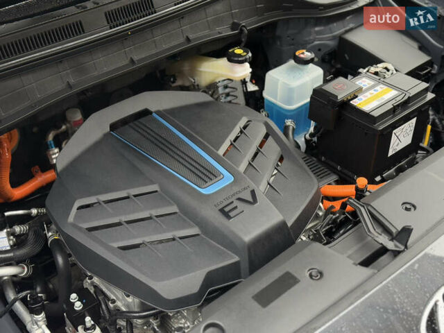 Серый Хендай Kona, объемом двигателя 0 л и пробегом 52 тыс. км за 17299 $, фото 69 на Automoto.ua
