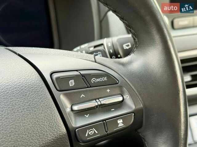 Сірий Хендай Kona, об'ємом двигуна 0 л та пробігом 44 тис. км за 16999 $, фото 29 на Automoto.ua