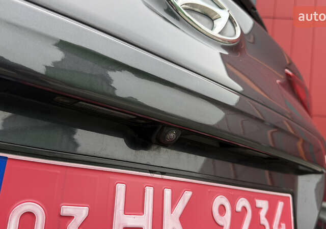 Серый Хендай Kona, объемом двигателя 0 л и пробегом 50 тыс. км за 18500 $, фото 47 на Automoto.ua