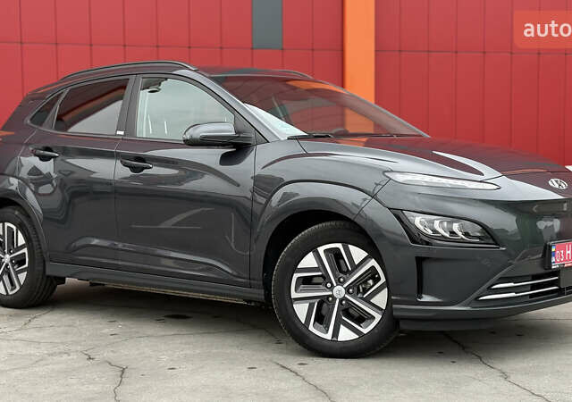 Серый Хендай Kona, объемом двигателя 0 л и пробегом 50 тыс. км за 18500 $, фото 9 на Automoto.ua