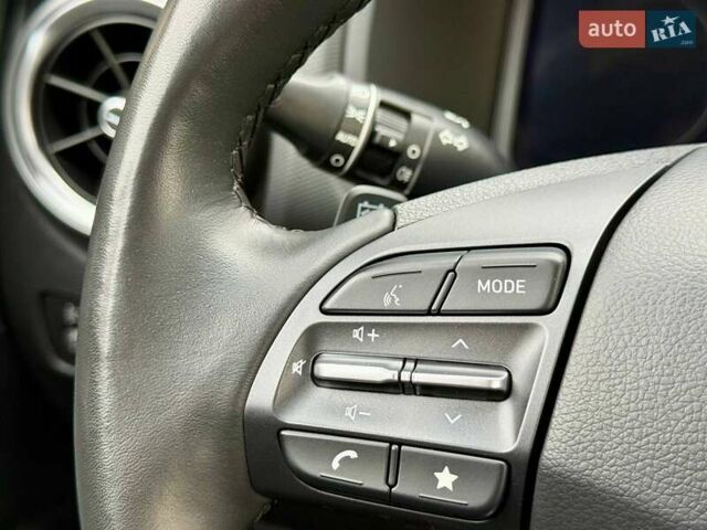 Сірий Хендай Kona, об'ємом двигуна 0 л та пробігом 44 тис. км за 16999 $, фото 28 на Automoto.ua