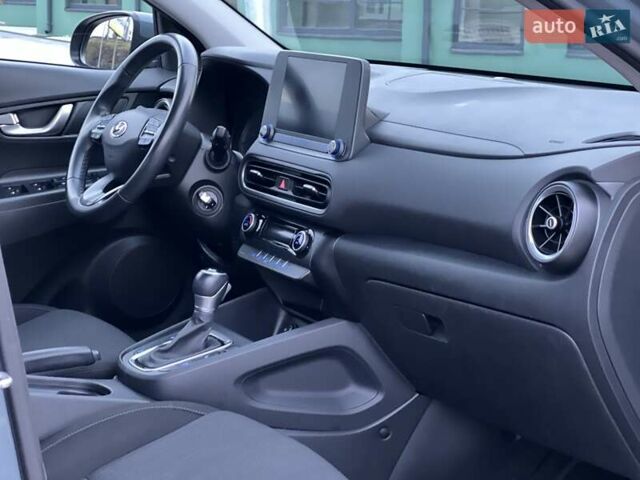 Сірий Хендай Kona, об'ємом двигуна 1.6 л та пробігом 53 тис. км за 18900 $, фото 37 на Automoto.ua