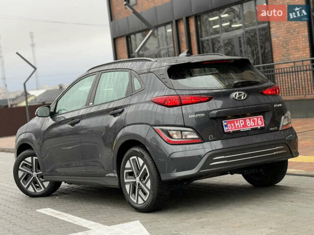 Серый Хендай Kona, объемом двигателя 0 л и пробегом 52 тыс. км за 17299 $, фото 9 на Automoto.ua