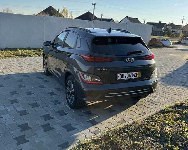 Серый Хендай Kona, объемом двигателя 0 л и пробегом 51 тыс. км за 16999 $, фото 11 на Automoto.ua