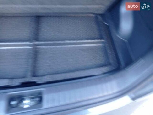 Серый Хендай Kona, объемом двигателя 0 л и пробегом 75 тыс. км за 17435 $, фото 12 на Automoto.ua