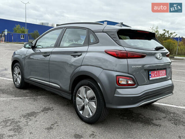Серый Хендай Kona, объемом двигателя 0 л и пробегом 37 тыс. км за 15500 $, фото 2 на Automoto.ua
