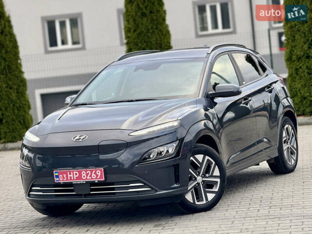 Серый Хендай Kona, объемом двигателя 0 л и пробегом 56 тыс. км за 17299 $, фото 9 на Automoto.ua