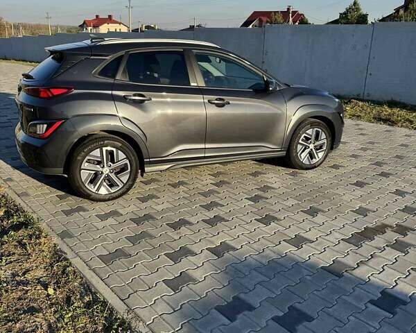 Серый Хендай Kona, объемом двигателя 0 л и пробегом 51 тыс. км за 16999 $, фото 13 на Automoto.ua