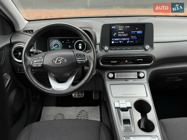 Серый Хендай Kona, объемом двигателя 0 л и пробегом 52 тыс. км за 17299 $, фото 54 на Automoto.ua