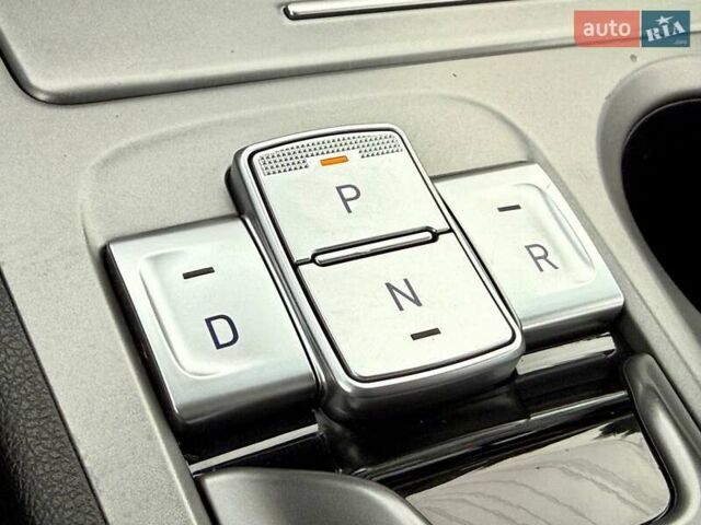 Сірий Хендай Kona, об'ємом двигуна 0 л та пробігом 44 тис. км за 16999 $, фото 30 на Automoto.ua