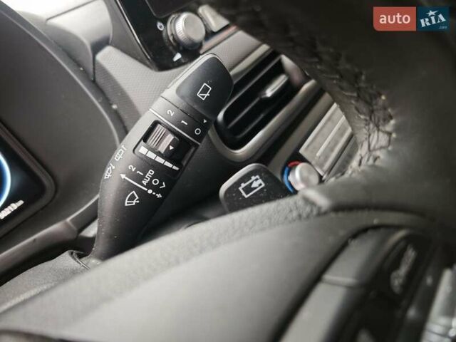 Серый Хендай Kona, объемом двигателя 0 л и пробегом 50 тыс. км за 17650 $, фото 46 на Automoto.ua