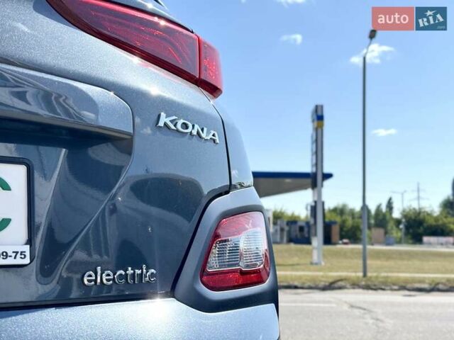 Серый Хендай Kona, объемом двигателя 0 л и пробегом 113 тыс. км за 17200 $, фото 9 на Automoto.ua