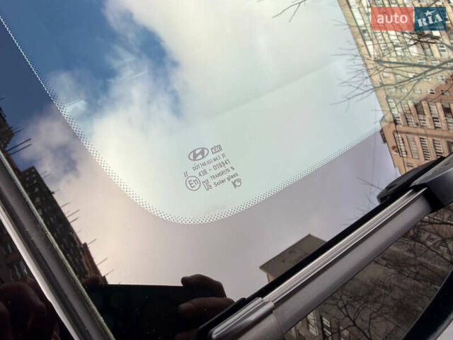 Сірий Хендай Kona, об'ємом двигуна 0 л та пробігом 72 тис. км за 17700 $, фото 27 на Automoto.ua