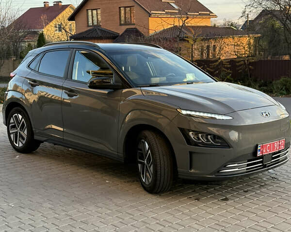 Серый Хендай Kona, объемом двигателя 0 л и пробегом 42 тыс. км за 17900 $, фото 9 на Automoto.ua