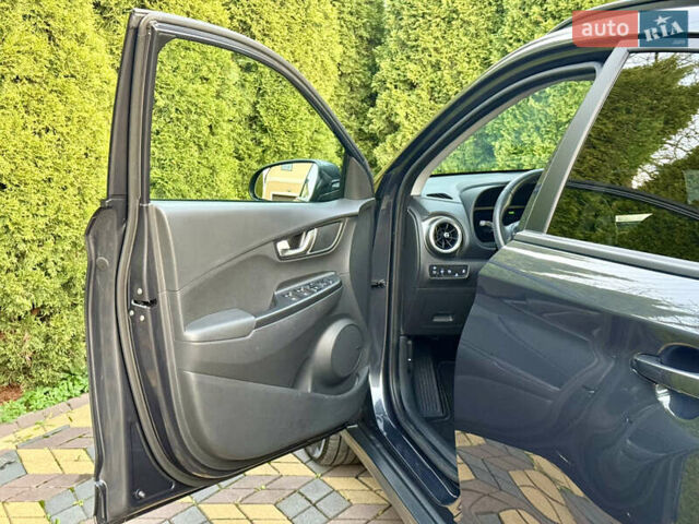 Сірий Хендай Kona, об'ємом двигуна 0 л та пробігом 19 тис. км за 18200 $, фото 14 на Automoto.ua