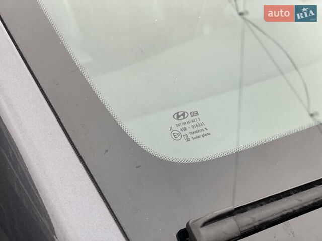 Серый Хендай Kona, объемом двигателя 0 л и пробегом 78 тыс. км за 17999 $, фото 23 на Automoto.ua