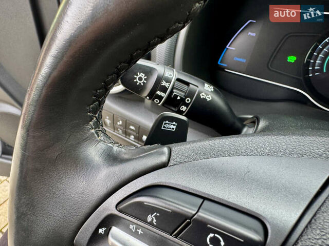 Серый Хендай Kona, объемом двигателя 0 л и пробегом 82 тыс. км за 17888 $, фото 43 на Automoto.ua