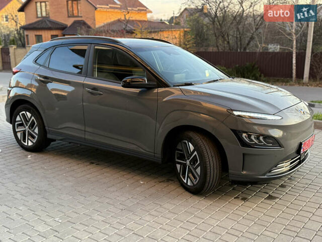 Серый Хендай Kona, объемом двигателя 0 л и пробегом 42 тыс. км за 17900 $, фото 32 на Automoto.ua